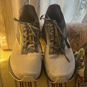 Brooks Men's Athletic Shoes - Gray and Yellow